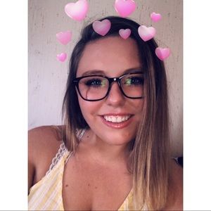 Meet your Posher, Kayla